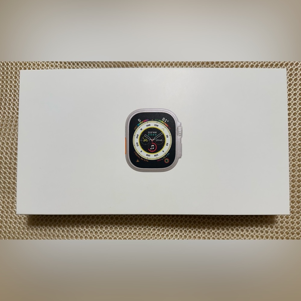 Apple Watch Ultra 49mm Titanium Case (unisex)